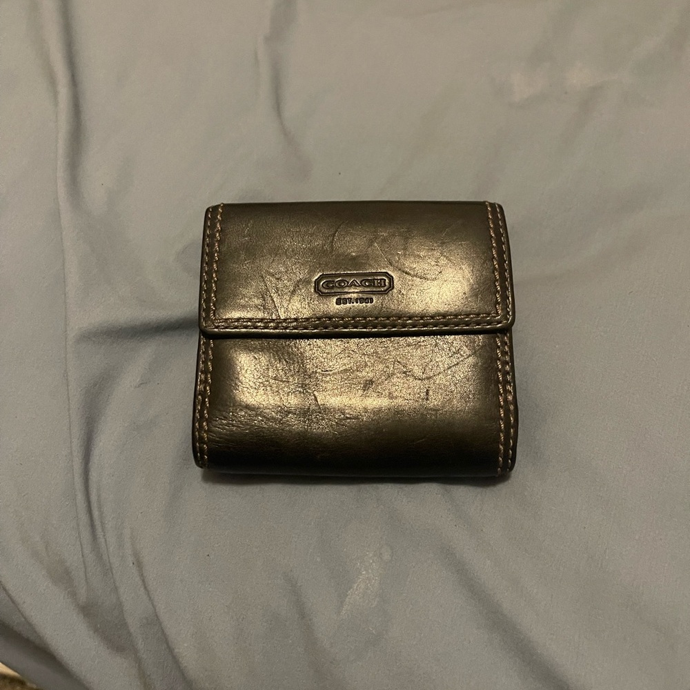Coach Womens Bi Fold Small
Leather Wallet Twist Lock Black